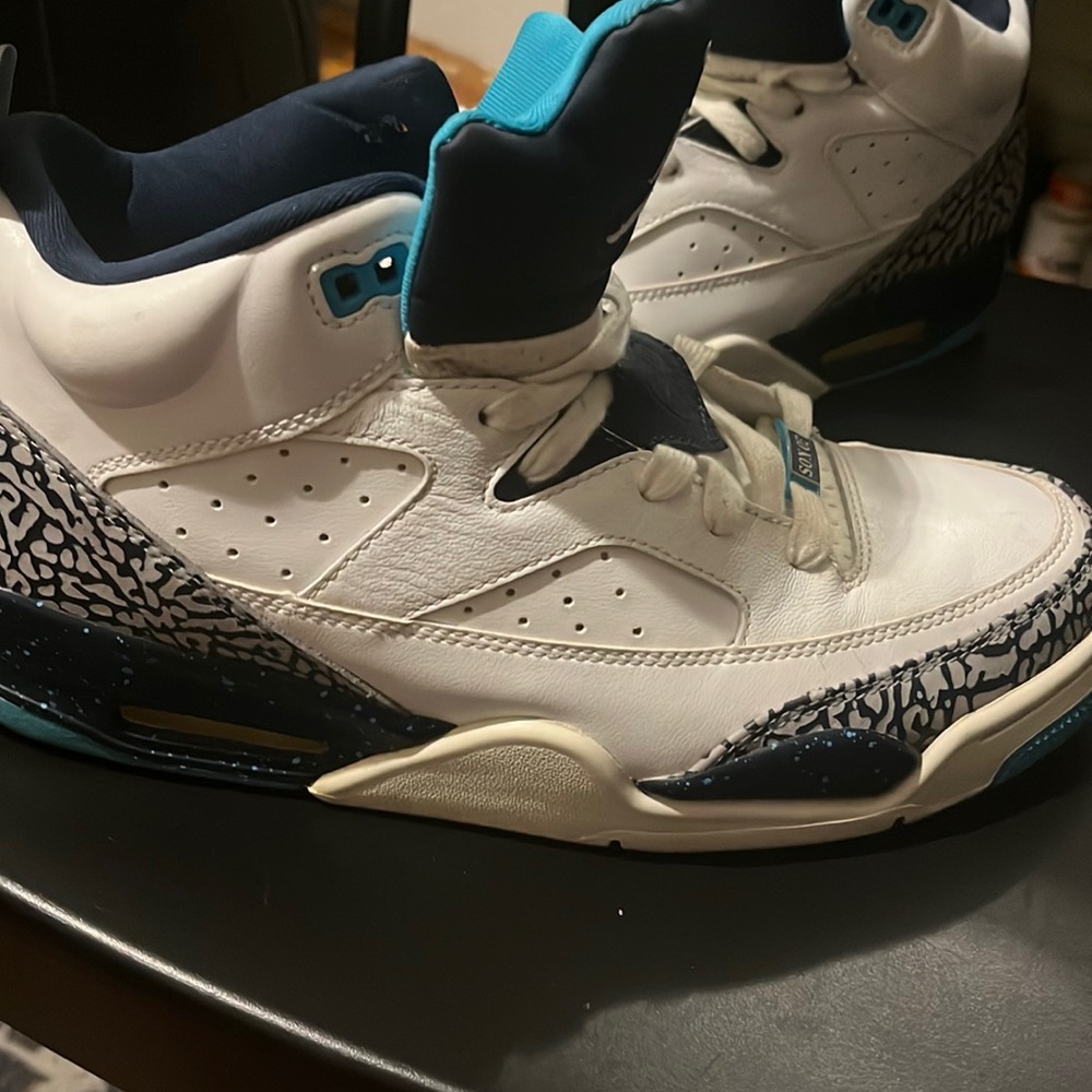 Jordan Son of Mars Hornets 2015 Edition